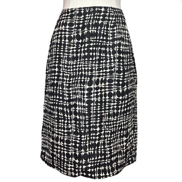 Vintage Trina Turk 100% Silk Skirt Size 4 Black White Abstract Print Made in USA - Picture 1 of 10